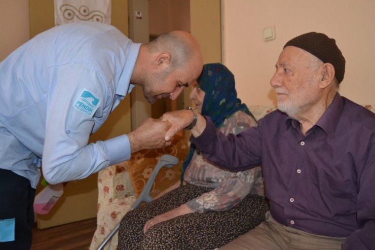 Pendik Belediyesi’nden yaşlıların yüzünü güldüren hizmet