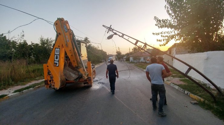 Hafriyat kamyonu ortalığı savaş alanına çevirdi