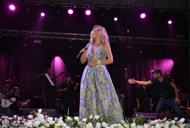 Ataşehir’de Ayla Çelik ve Koray Avcı konser verdi