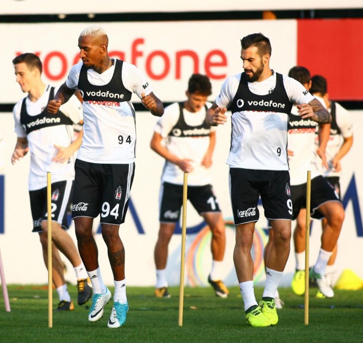 Beşiktaş’ta derbi hazırlıkları sürüyor