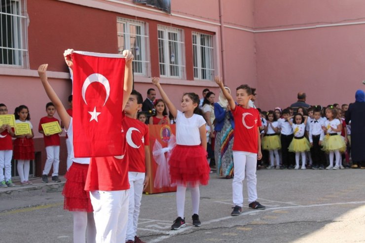 Sungurlu’da İlköğretim haftası kutlandı