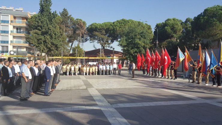 Kula’da ilköğretim haftası kutlandı