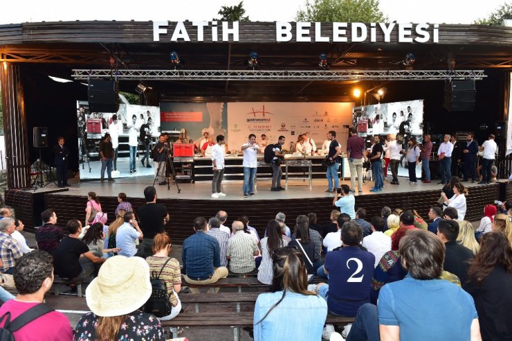 Dünyaca ünlü et ustaları Sultanahmet Meydanı’nda şov yaptı