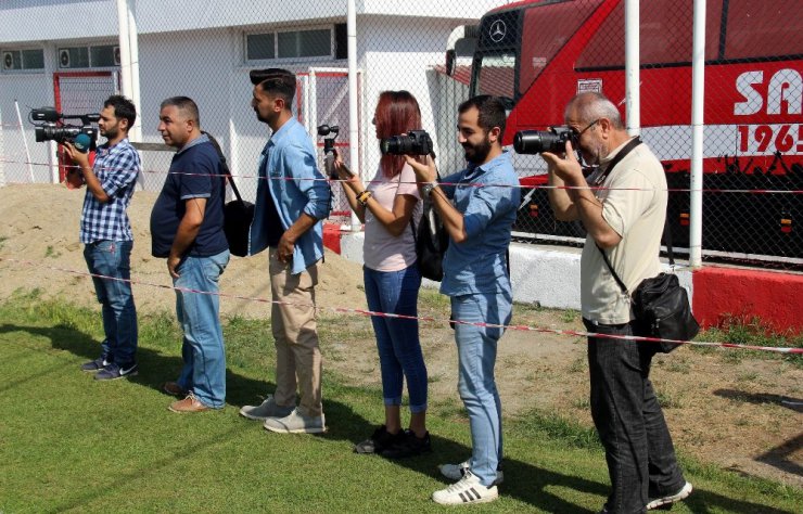 Alpay Özalan’dan basına sınırlama