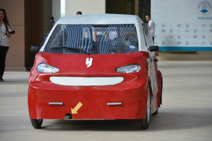 Öğrencilerin ürettiği elektrikli araç 1 liraya 100 kilometre yol kat ediyor