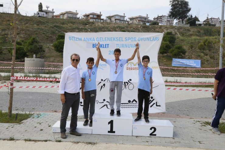 Büyükçekmece Belediyesi’nden otizmli çocuklarla bisiklet turnuvası