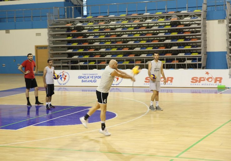 Haliliye voleybol takımı, yeni sezon hazırlıklarını sürdürüyor