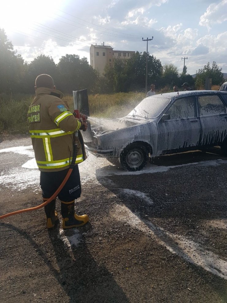 Benzin kaçağı aracı yaktı