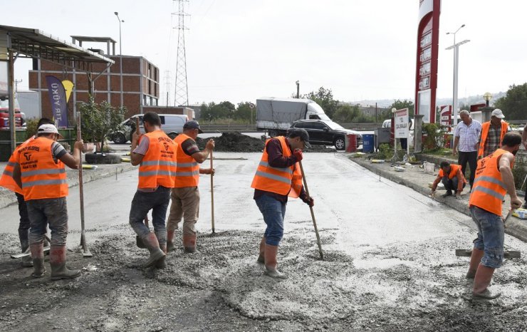 Tekkeköy’den sanayiye beton yol