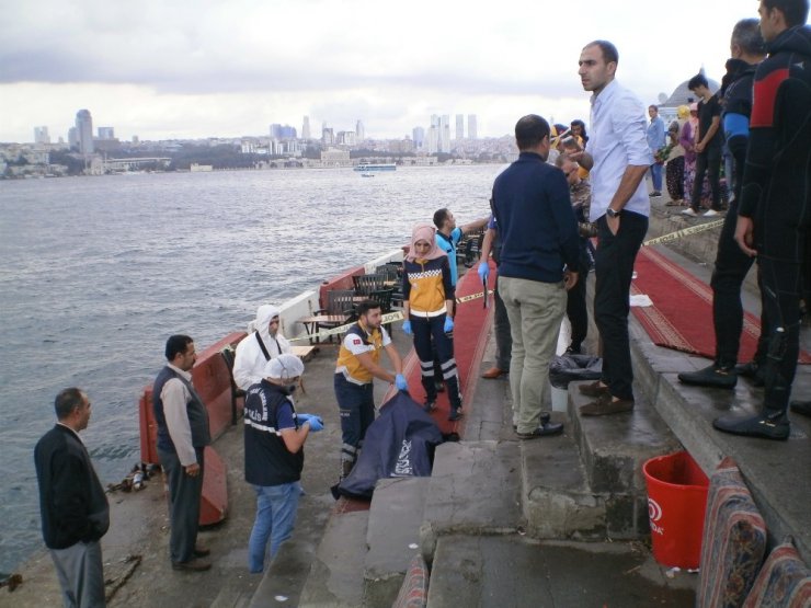 Üsküdar’da denizde erkek cesedi bulundu