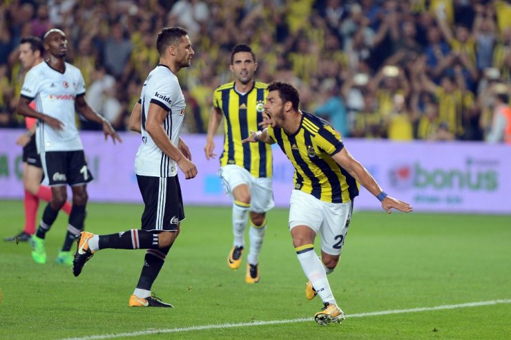 Süper Lig: Fenerbahçe: 1 - Beşiktaş: 0 (İlk yarı)