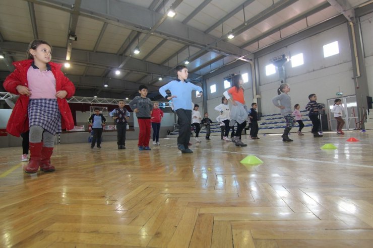 Halk dansları için kayıt zamanı