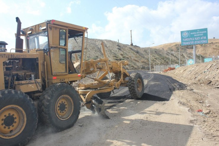 Katı atık transfer istasyonunun yolu asfaltlanıyor