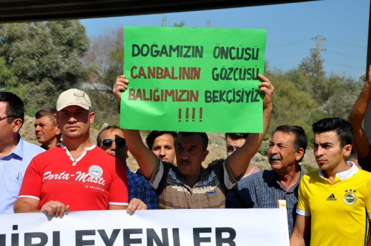 Bursa’daki balık katliamları protesto edildi