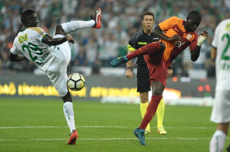 Süper Lig: Bursaspor: 1 - Galatasaray: 0 (İlk yarı)