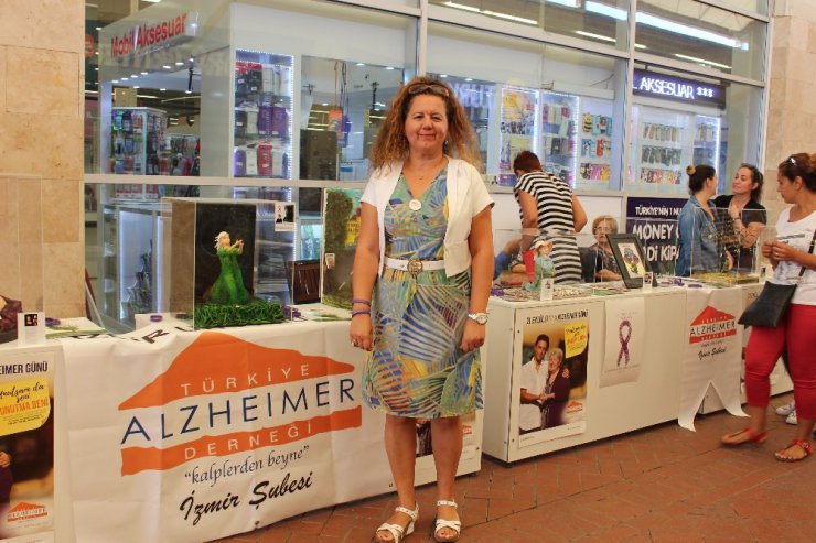 Şeker pastalarla Alzheimer hastalığına dikkat çekildi