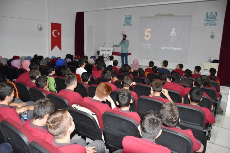 12’nci sınıf öğrencilerine ‘motivasyon’ semineri