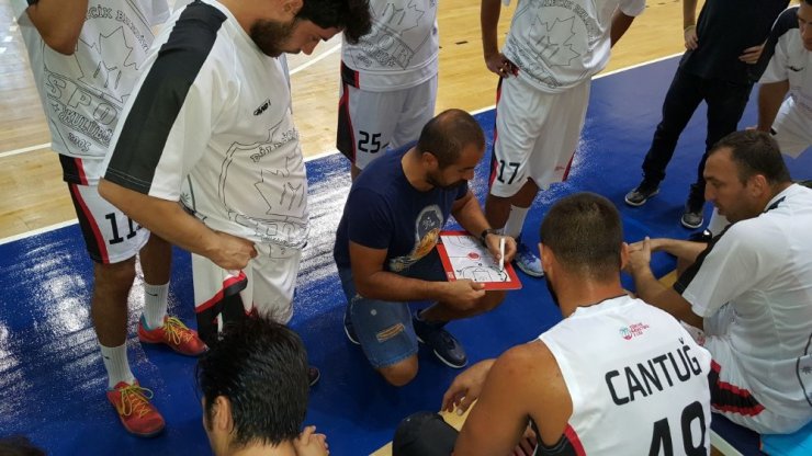 Bilecik Belediyesi Basketbol Kulübü Gemlik Zeytini Basketbol Turnuvası ikinci bitirdi