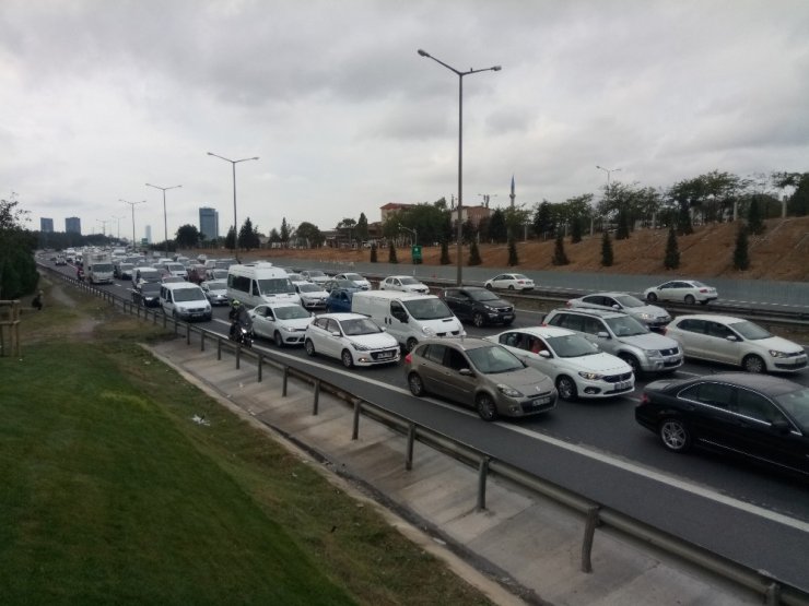 FSM Köprüsü girişinde trafik yoğunluğu