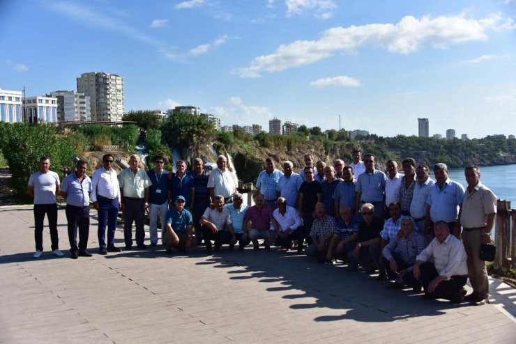 Şehzadeler’in muhtarları Antalya’da stres attı