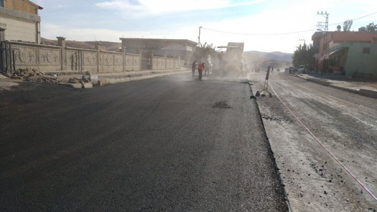 Siirt belediyesinden asfalt çalışmaları