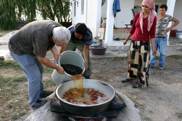 Yozgat’ta kazanlar pekmez için kaynıyor