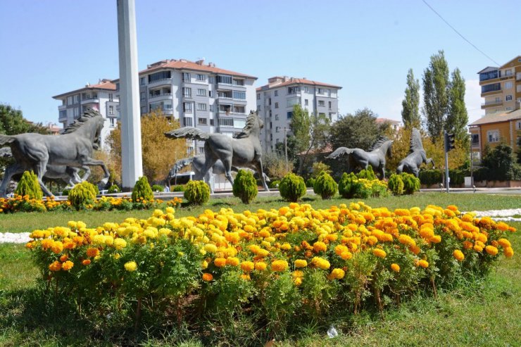 Aksaray’da şehrin dört bir yanına modern parklar yapılıyor