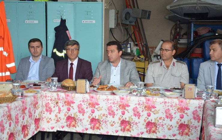 Bozüyük Belediye Başkanı Fatih Bakıcı itfaiye personelini ziyaret etti