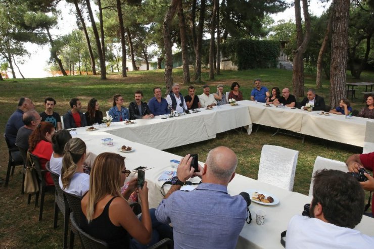 Baklavalı “Düğüm Salonu” toplantısı