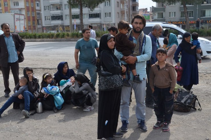 Çorum’da bir tırda 214 göçmen yakalandı