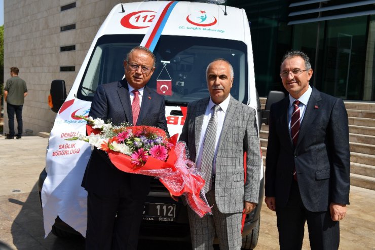 Hayırsever iş adamından ambulans bağışı