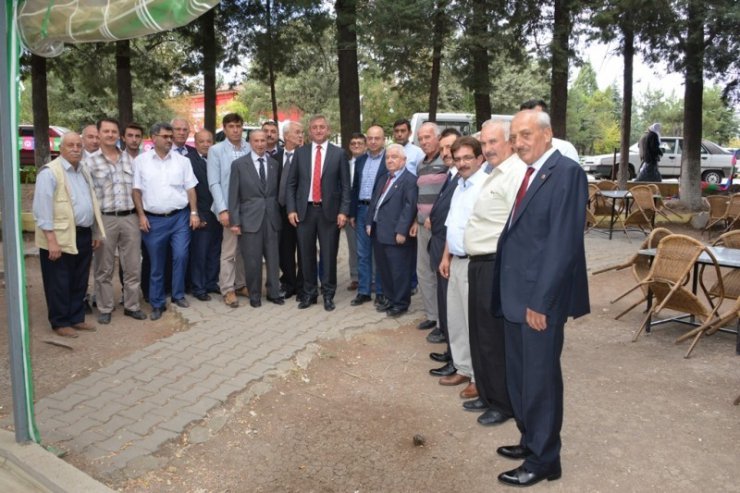 Gediz Kaymakamı Önder, belediye başkanları ve mahalle muhtarlarıyla bir araya geldi