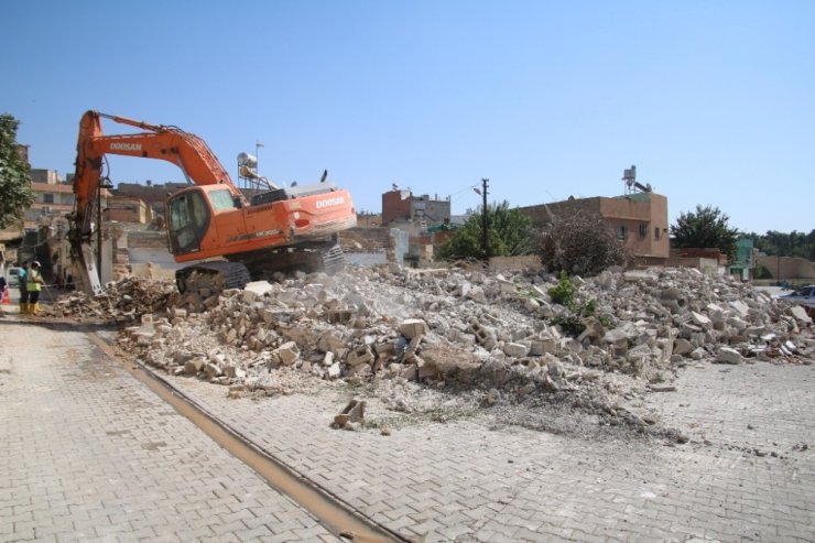 Karakoyun Köprülü Kavşak Projesi için yıkım çalışmaları başladı