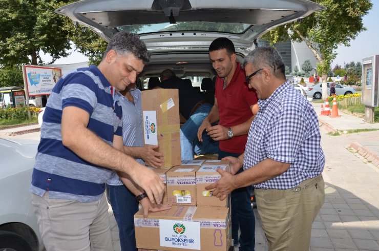 Büyükşehir’den mültecilere ilaç yardımı