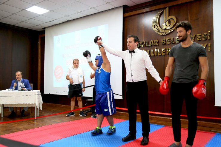 Milli Boksör Adem Kılıççı’dan engel tanımayan boks maçı