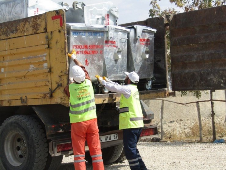 İpekyolu Belediyesi ilçe genelinde çöp konteynır dağıtımını tamamladı
