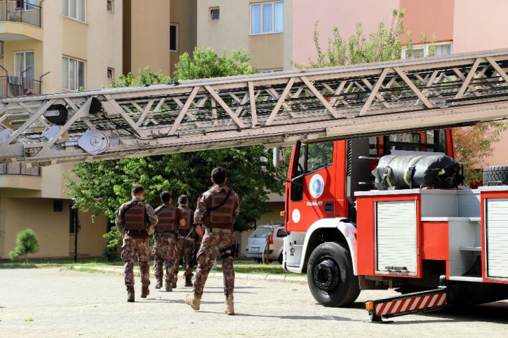 Antalya’da öfkeli koca polisi alarma geçirdi