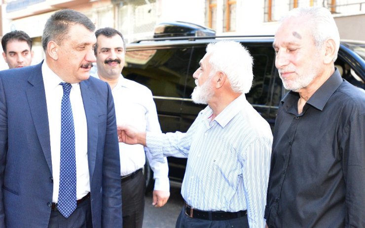 Belediye Başkanı Gürkan Kırçuval Mahallesinde incelemelerde bulundu
