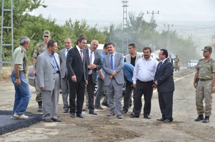 7 kilometrelik Bayırbağ köy yolu sıcak asfaltla kaplanıyor
