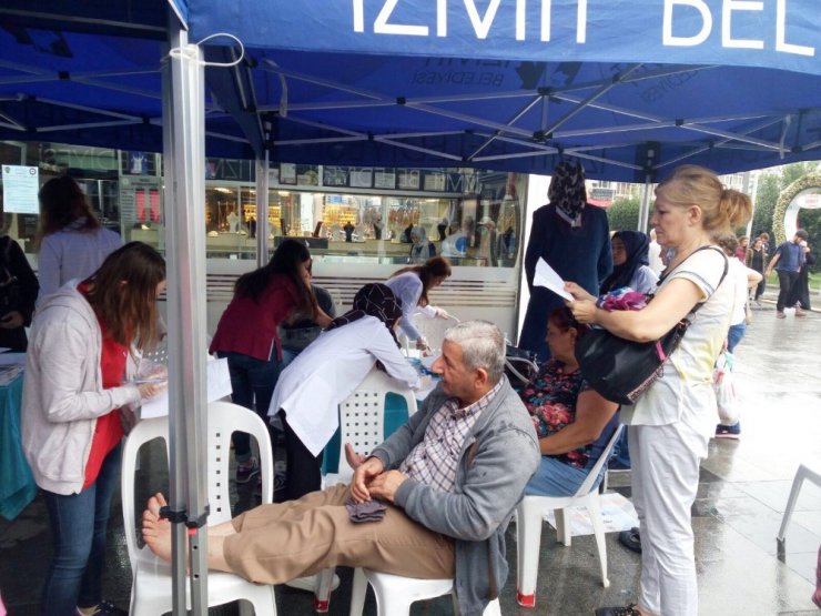 İzmit’te vatandaşlara sağlık taraması yapıldı