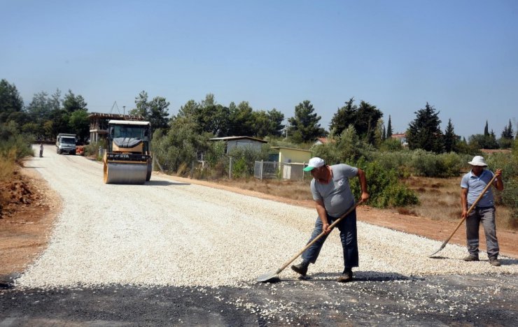Kepez Belediyesi’nden Kirişçiler’e yeni asfalt