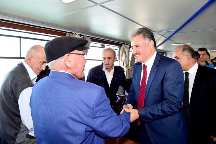 Belediye Başkanı Çakır’dan huzurevi sakinlerine tekne gezisi jesti