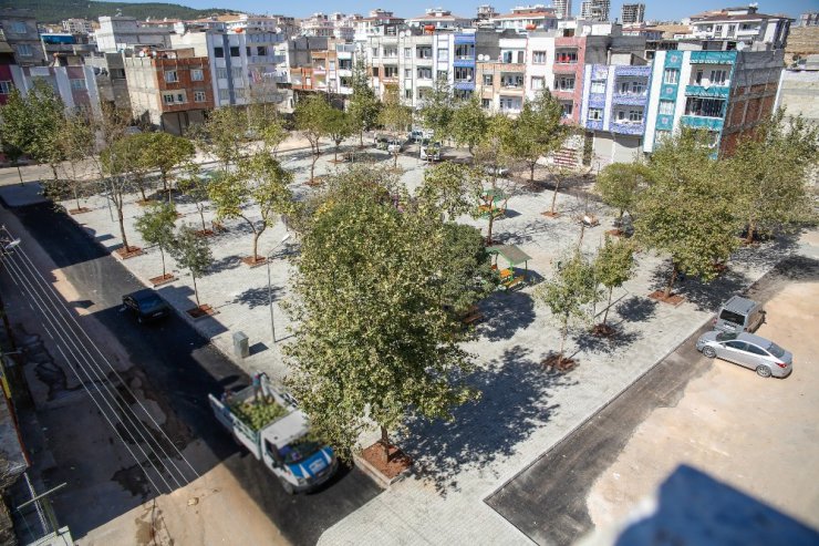 Onatkutlar mahallesindeki parklar yenileniyor