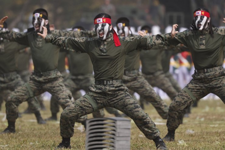 Güney Kore Devlet Başkanı Jae-in: “Güçlü ve caydırıcı ordu barışın teminatıdır”