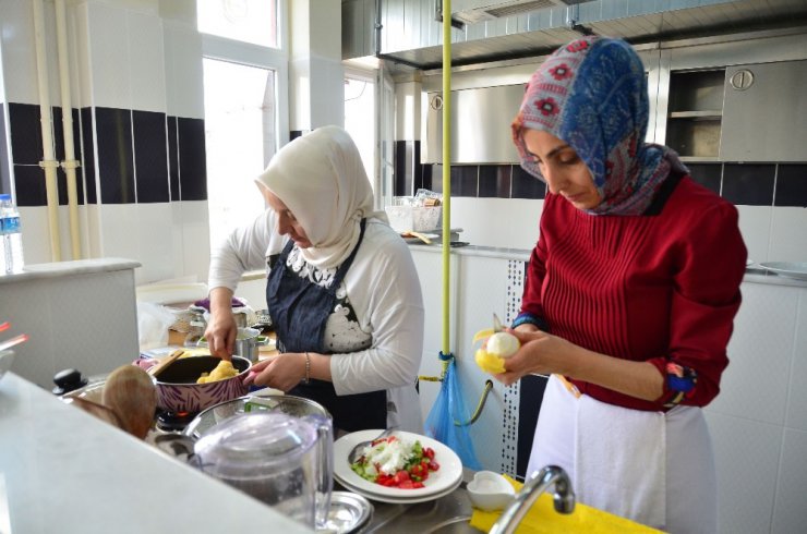 Pursaklar’da ödüllü Türk mutfağı yemek yarışması