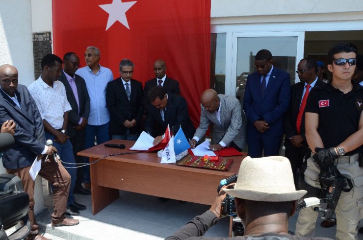 TİKA’nın Somali’de yaptığı Sivil Havacılık Uygulamalı Eğitim Merkezi hizmete açıldı