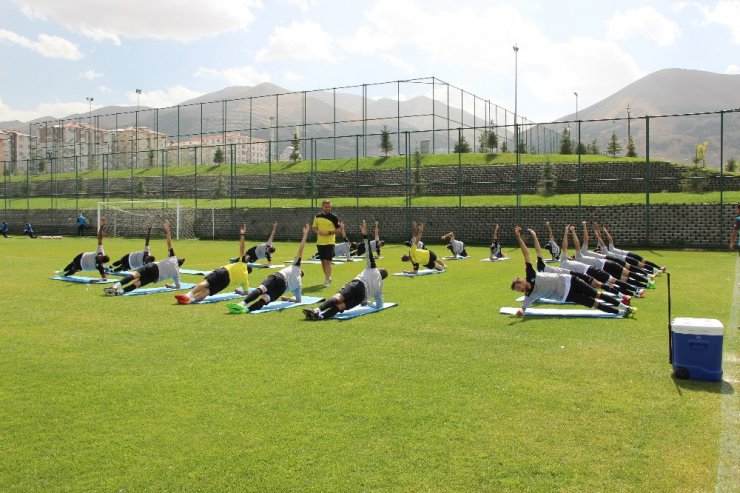 BB Erzurumspor Sportif Direktörü Zafer Demir: "Taraftarımıza ihtiyacımız var"