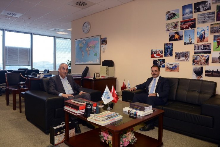 Uşak Belediye Başkanı Nurullah Cahan’dan İHA’ya ziyaret
