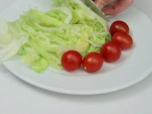 Salatayı Dolapta Uzun Süre Saklama Yöntemi
