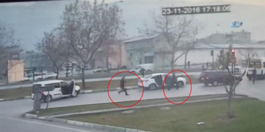 Polise ateş açtı silahla vuruldu: İşte o anlar